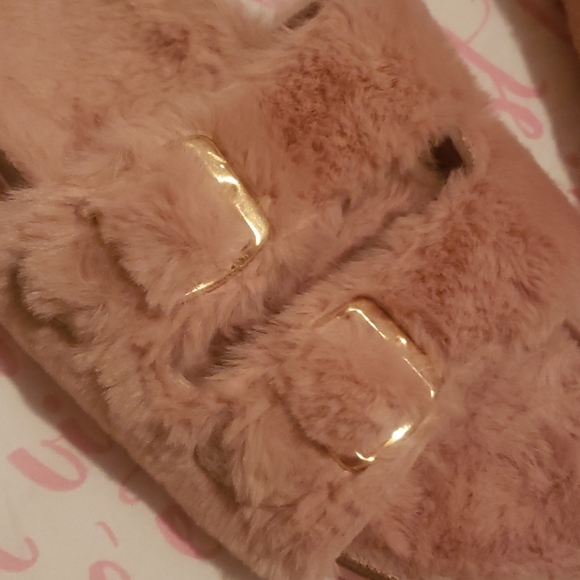 Pink Fuzzy SANDALS - Picture 3 of 8